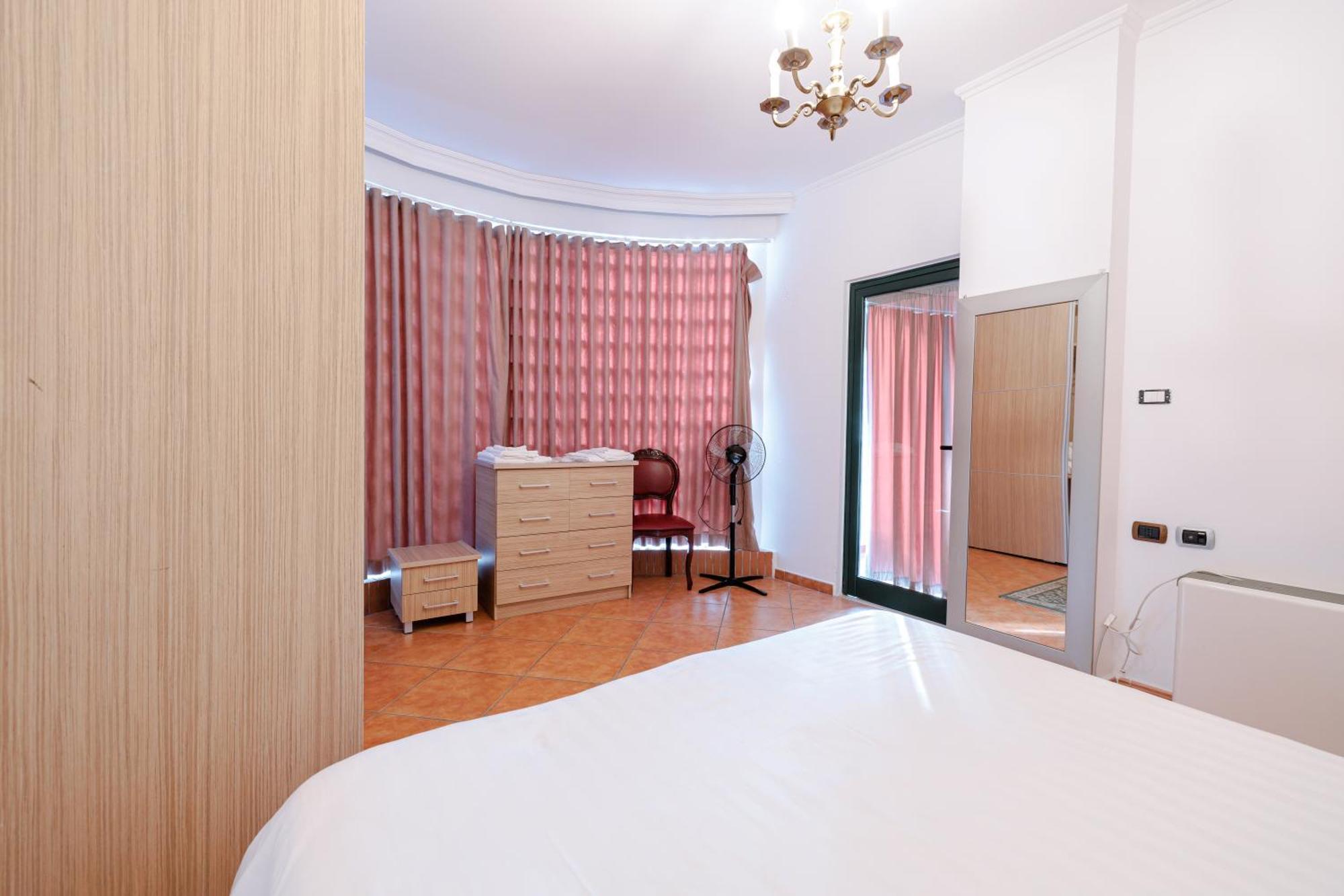 Boutique Hotel Whisky Tirana Room photo