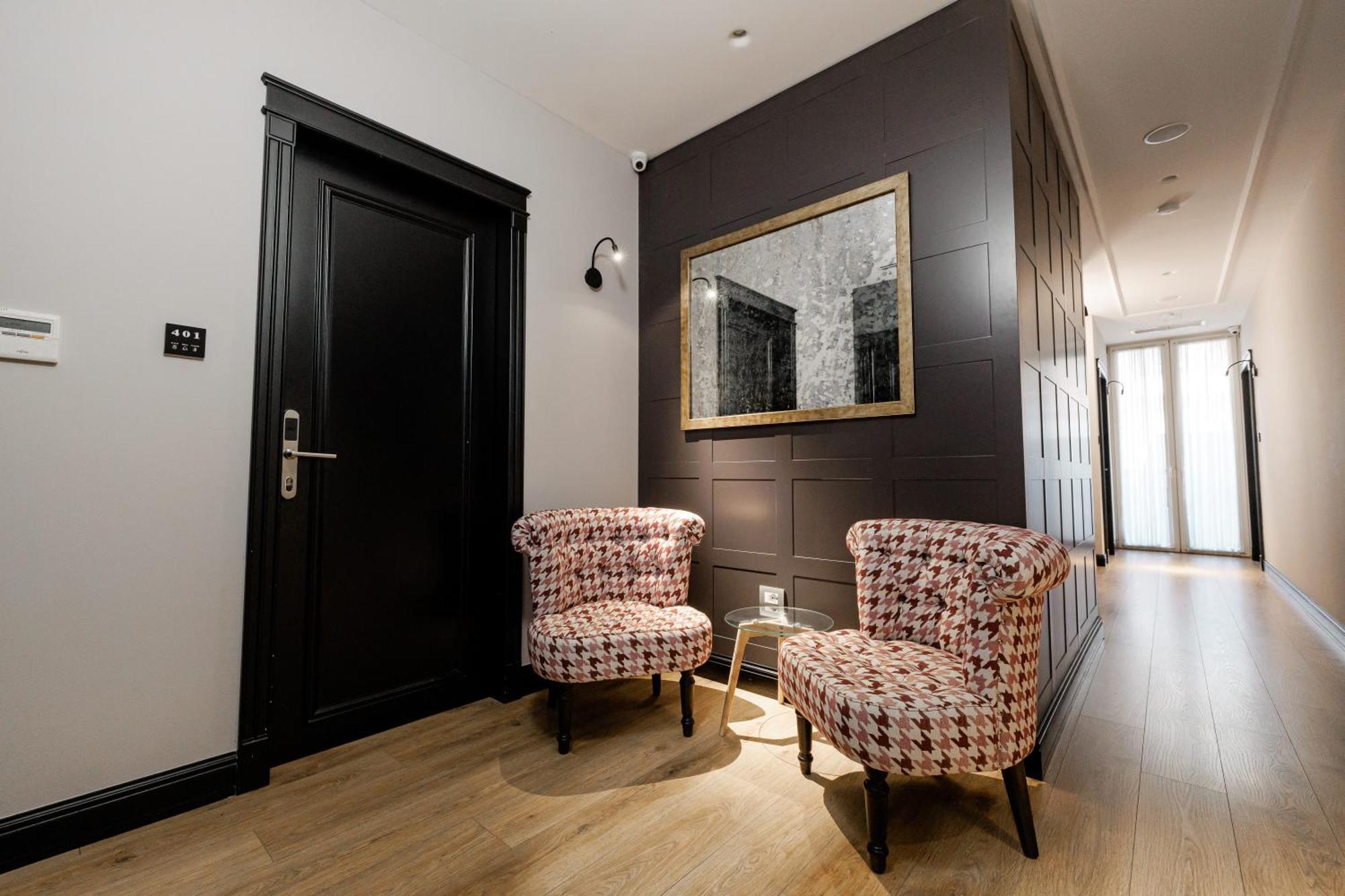 Boutique Hotel Whisky Tirana Exterior photo